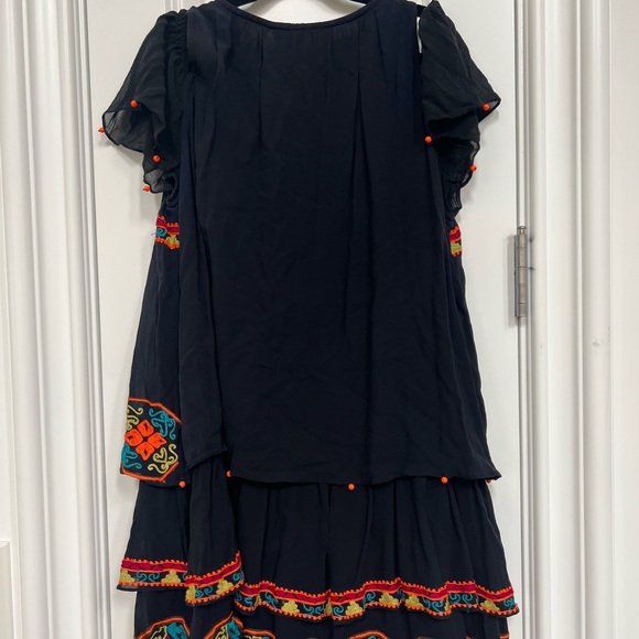 Hermant & Nandita Dress- black and neon with tassels - Picture 4 of 5